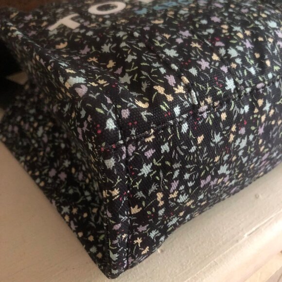 ***SOLD***NWOT Marc Jacobs Ditsy Floral Canvas Tote Bag Black Multi Small - Picture 7 of 16